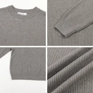 Maglione da uomo in maglia a coste grigio con dettagli su girocollo, polsini e orlo.