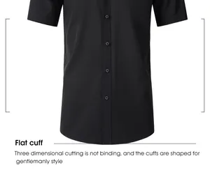 Vista detallada del puño plano en una camisa de negocios de manga corta negra para hombre