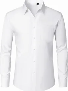 Camisa blanca de hombre con manga larga, bolsillo en el pecho y tela elástica