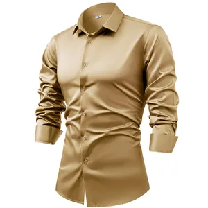 Gros plan d'une chemise habillée en satin pour homme, couleur champagne, sans repassage.
