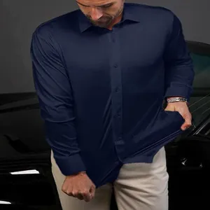 Chemise business cintrée bleu marine pour homme, extensible 4 directions et résistante aux plis