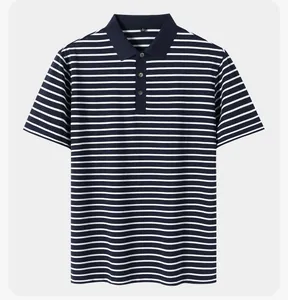 Detailaufnahme eines blau-weiß gestreiften Herren-Poloshirts mit kurzen Ärmeln und Kragen.