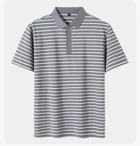 Vorderansicht eines grau-weiß gestreiften Herren-Poloshirts mit klassischem Kragen
