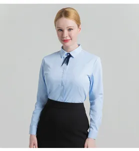 Chemisier professionnel bleu clair à manches longues pour femmes avec un nœud élégant