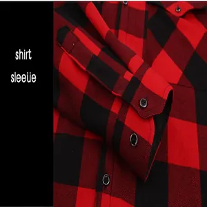 Vue détaillée du poignet d'une chemise en flanelle à carreaux rouge et noir avec boutons