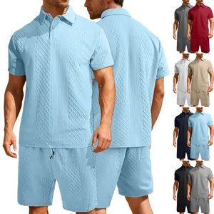 Vue détaillée de l'ensemble polo et short en jacquard pour homme en plusieurs coloris