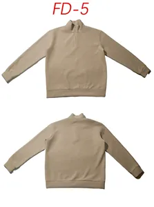 Viste dettagliate fronte e retro di una felpa beige da uomo con mezza zip e trame diagonali