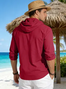 Vista posteriore di maglietta con cappuccio bordeaux da uomo in cotone casual