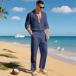 Blaues Herren-Freizeitset aus Leinen mit langärmeligem Hemd und passender Hose
