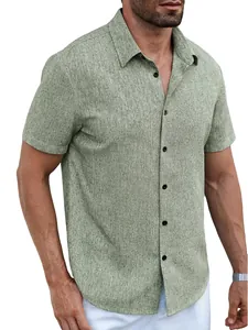 Détail d'une chemise pour homme vert sauge chiné à manches courtes et col boutonné élégant