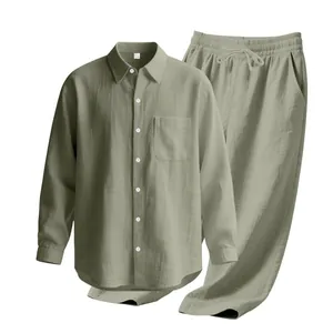 Zweiteiliges Herren-Freizeitset aus olivegrünem Leinen mit Hemd und langer Hose