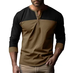 Detailansicht des zweifarbigen Henley-Langarmshirts für Herren mit hochwertigem Knopfkragen