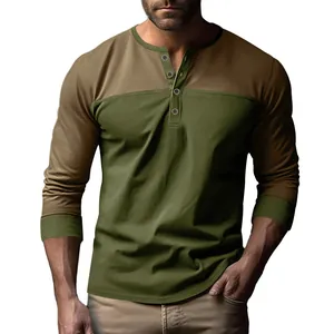 Lässiges Herren Henley Langarmshirt mit stilvollem Color-Block-Design in Olivgrün und Khaki.