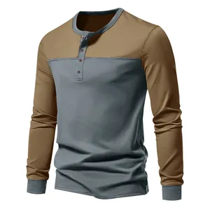 Vorderansicht Herren Henley Langarmshirt mit modischem Farbblockdesign in Khaki und Grau