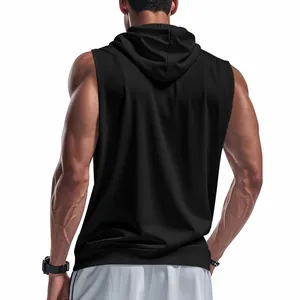 Rückansicht eines schwarzen ärmellosen Kapuzenpullovers für Herren zum Fitnesstraining