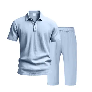 Vue détaillée de la texture du tissu en lin respirant pour ensemble polo et pantalon homme