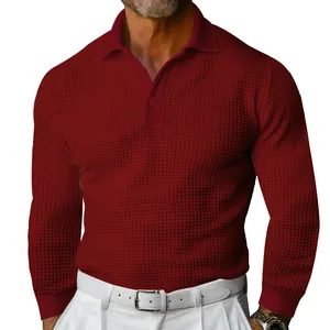 Hochwertiges Herren Langarm-Polohemd in Burgunderrot mit Waffelstrick und Knopfleiste.