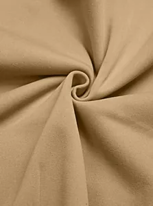 Nahaufnahme der weichen khakifarbenen Baumwollstrickstruktur für Herren-Winterhoodies