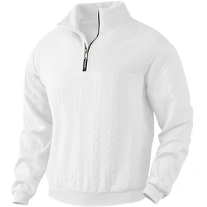Elegante maglione bianco uomo in maglia a trecce con mezza zip e stile retrò chic