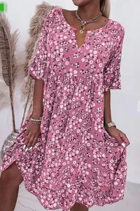 Abito midi casual a fiori rosa con scollo a V e maniche corte a volant