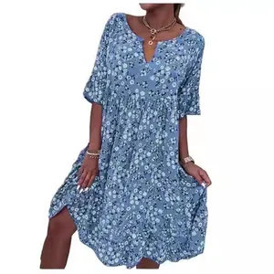 Elegante abito midi con stampa floreale blu e scollo a V per il guardaroba estivo femminile