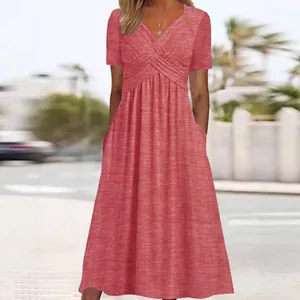Robe maxi décontractée à col en V, manches courtes et poches rouge uni