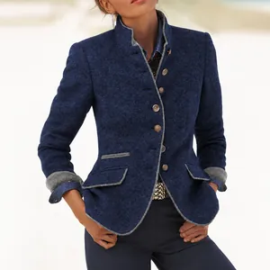 Stijlvolle blauwe dames blazer van wol met contrasterende grijze bies en knopen