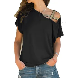 Damen schickes schwarzes T-Shirt mit Cold-Shoulder, Überkreuz-Trägern und lockerer Passform.