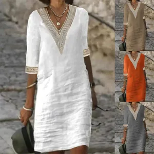 Elegante abito casual da donna in cotone e lino con scollo a V in bianco, arancione e grigio