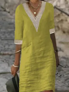 Elegante abito casual in cotone e lino giallo senape con dettagli in pizzo bianco