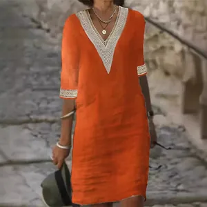 Abito casual arancione in cotone e lino con scollo a V, pizzo bianco e maniche a tre quarti