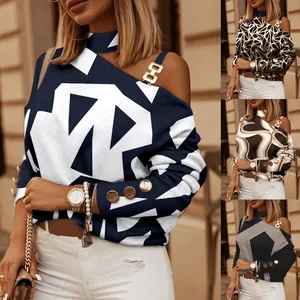 Collage de tops de manga larga para mujer con cuello halter de cadena y estampados abstractos.
