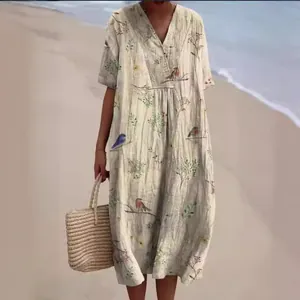 Robe longue ample à col en V avec imprimé oiseaux et fleurs style lin pour la plage