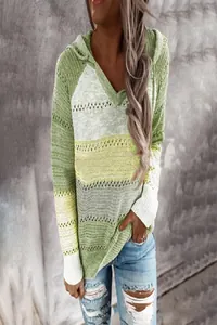 Detailansicht Damen Kapuzenpullover V-Ausschnitt Strickpullover mit Farblockmuster