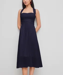Élégante robe midi bleu marine à encolure carrée et sans manches de style français