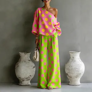 Set Due Pezzi da Donna a Pois Con Top Monospalla a Spalle Scoperte E Pantaloni a Gamba Larga Set Estivo Casual in Poliestere per Vacanze