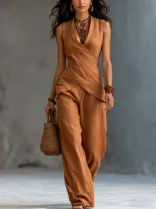 Conjunto elegante de top cruzado de lino marrón y pantalones anchos para el trabajo diario