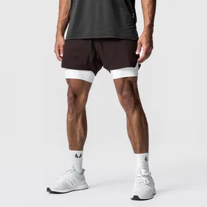 Herren zweilagige Performance-Sportshorts zum Laufen mit weißem Kompressionsfutter