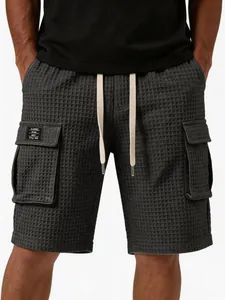 Dunkelgraue Cargo-Shorts für Herren mit Waffelstruktur und verstellbarem Kordelzug