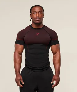 Camiseta de fitness Gymshark ajustada para hombre con malla transpirable y logo de tiburón