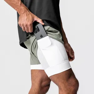 Detailansicht der Sportshorts für Herren mit integrierter praktischer Handytasche innen.