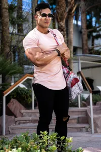 Muscular fitness fit light pink cotton crew neck short sleeve t-shirt for men's casual wear