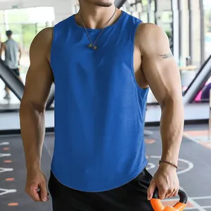 Detailaufnahme eines blauen, schnelltrocknenden Herren-Sport-Mesh-Tanktops.