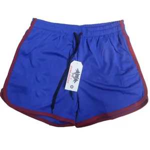 Blauwe sneldrogende mesh sportshort voor heren met rode zijstrepen en trekkoord