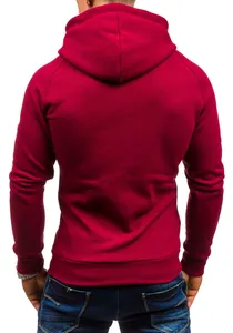 Detaillierte Rückansicht eines minimalistischen burgunderroten Fleece-Herren-Hoodies.
