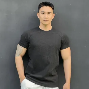 Athletic fit men's dark grey short sleeve T-shirt for fitness and sports