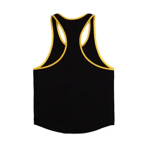 Detaillierte Rückansicht eines schwarzen Baumwoll-Racerback-Gym-Tops mit gelben Rändern