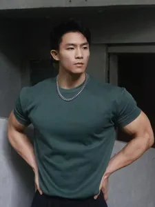 Premium heavyweight Sorona crew neck men's fitness training T-shirt in slim fit dark green