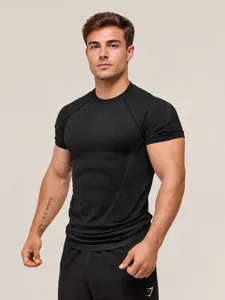 Camiseta deportiva negra para hombre con detalle de malla transpirable