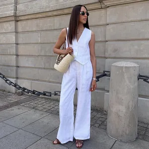 Elegante completo due pezzi donna con gilet bianco senza maniche e pantaloni lino